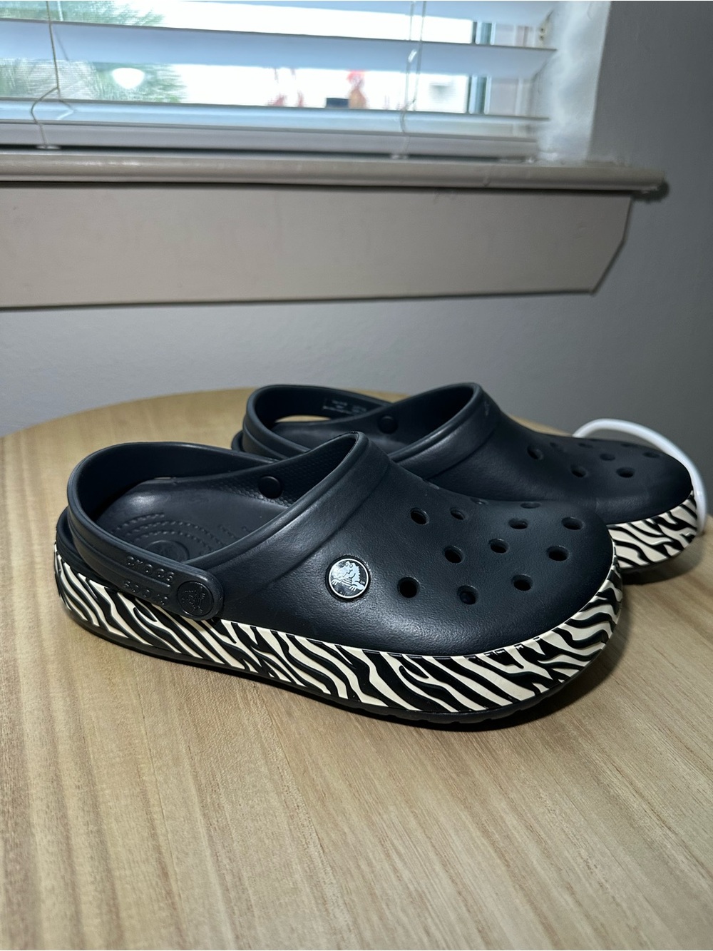 Crocs Crocband Zebra Print Midsole Clogs – Men's 5 / Women's 7
